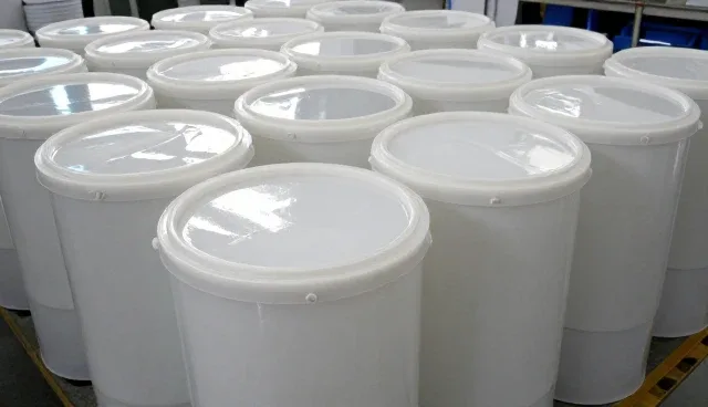 化工原料在工业制造中的多维应用分析